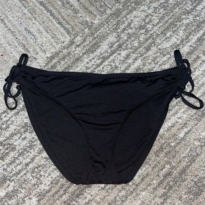 Kona Sol size M swim suit bottoms all black